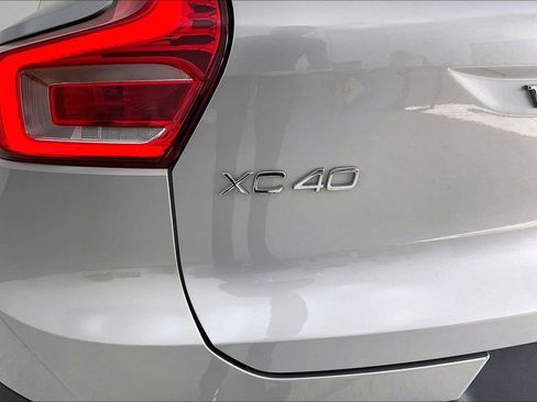 Certified 2025 Volvo XC40 B5 Plus image 42