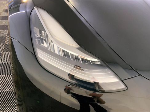 Used 2022 Tesla Model Y Long Range AWD/4WD image 26