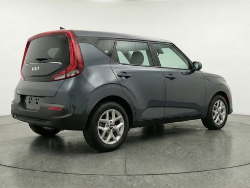 Used 2025 Kia Soul LX w/ LX Technology Package FWD image 9