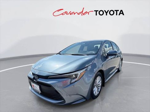 Certified 2023 Toyota Corolla XLE FWD image 1