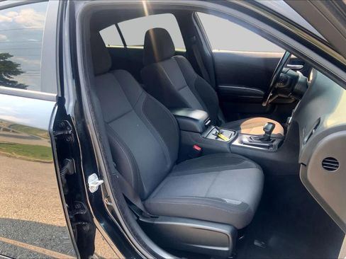 Used 2022 Dodge Charger SXT w/ Blacktop Package RWD image 9