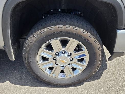 Used 2026 Chevrolet Silverado 2500 High Country w/ Technology Package AWD/4WD image 19