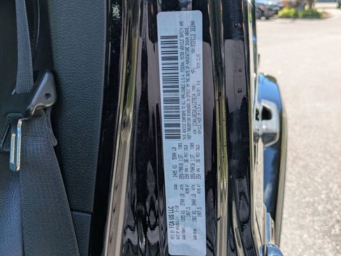 Used 2018 Jeep Wrangler Unlimited Sahara image 11