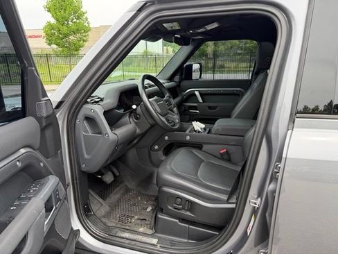 Used 2023 Land Rover Defender 110 X-Dynamic SE AWD/4WD image 9