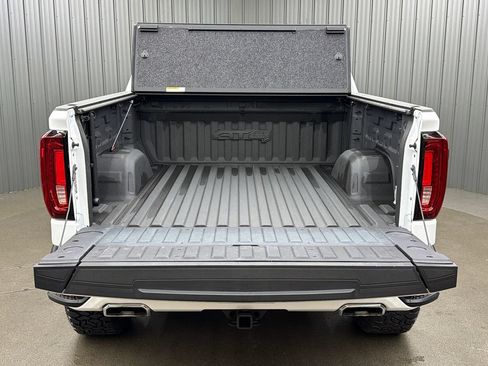 Used 2024 GMC Sierra 1500 AT4 w/ Technology Package AWD/4WD image 19