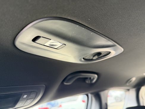 New 2026 Chrysler Pacifica Select image 38