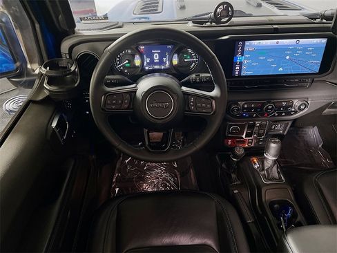 Used 2024 Jeep Wrangler Unlimited Rubicon 4xe image 21