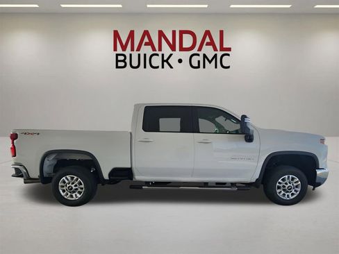 Used 2025 Chevrolet Silverado 2500 LT w/ Convenience Package AWD/4WD image 5