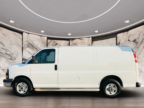 Used 2015 GMC Savana 2500 image 9