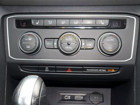 Used 2019 Volkswagen Atlas SE FWD image 11