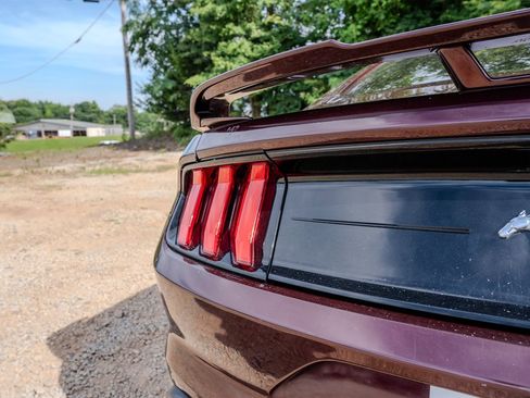 Used 2018 Ford Mustang Coupe w/ Ecoboost Performance Package RWD image 10