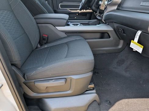 New 2026 RAM 2500 Big Horn AWD/4WD image 29