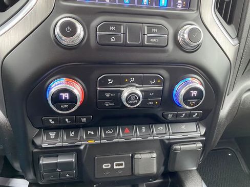 Used 2023 GMC Sierra 3500 Denali w/ Denali Ultimate Package AWD/4WD image 19