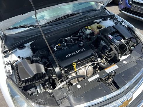 Used 2015 Chevrolet Cruze LS FWD image 37