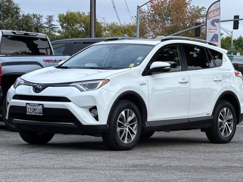 Used 2017 Toyota RAV4 XLE w/ Convenience Package AWD/4WD image 7