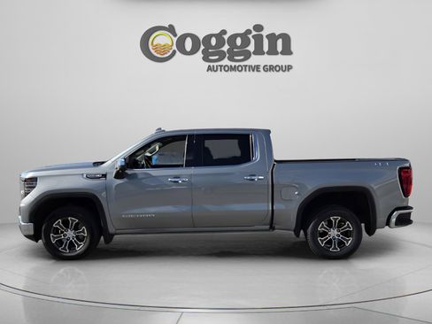 Used 2025 GMC Sierra 1500 SLT AWD/4WD image 2