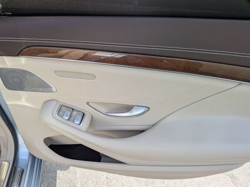 Used 2015 Mercedes-Benz S 550 Sedan image 35