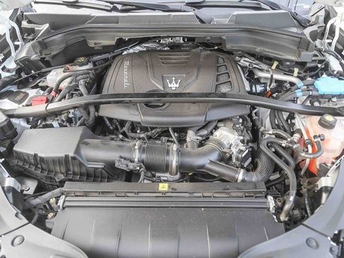 Used 2024 Maserati Grecale GT AWD/4WD image 27
