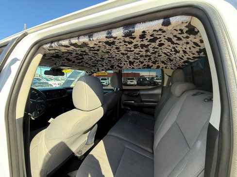 Used 2019 Toyota Tacoma SR5 image 5