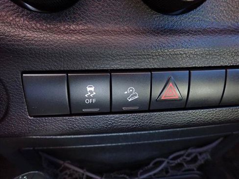 Used 2018 Jeep Wrangler Unlimited Sport w/ Connectivity Group AWD/4WD image 19