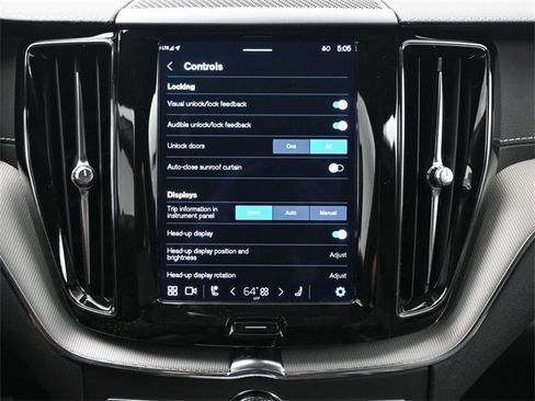 Used 2022 Volvo XC60 B6 R-Design w/ Advanced Package image 17