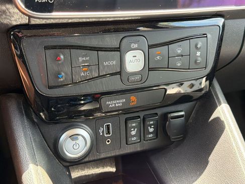 Used 2019 Nissan Leaf SV Plus w/ SV Plus Technology Package FWD image 18