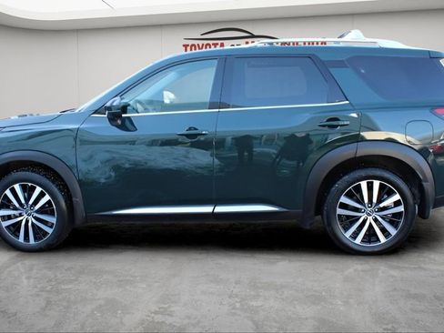 Used 2024 Nissan Pathfinder Platinum w/ Cargo Package image 2