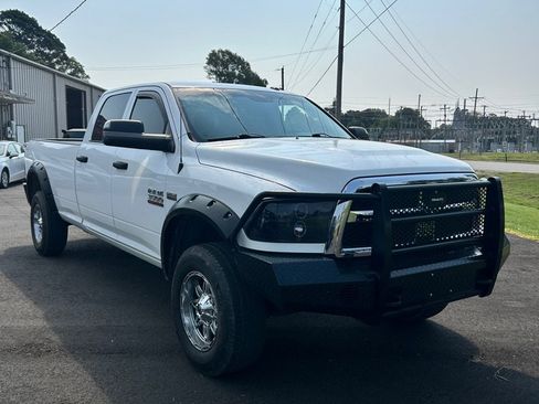 Used 2018 RAM 3500 Tradesman w/ Chrome Appearance Group AWD/4WD image 4