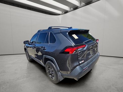 Used 2021 Toyota RAV4 XLE AWD/4WD image 6
