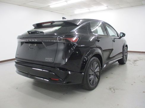 Used 2023 Nissan Ariya AWD image 9