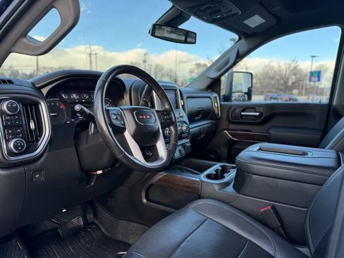 Used 2022 GMC Sierra 2500 SLT w/ SLT Premium Package image 14