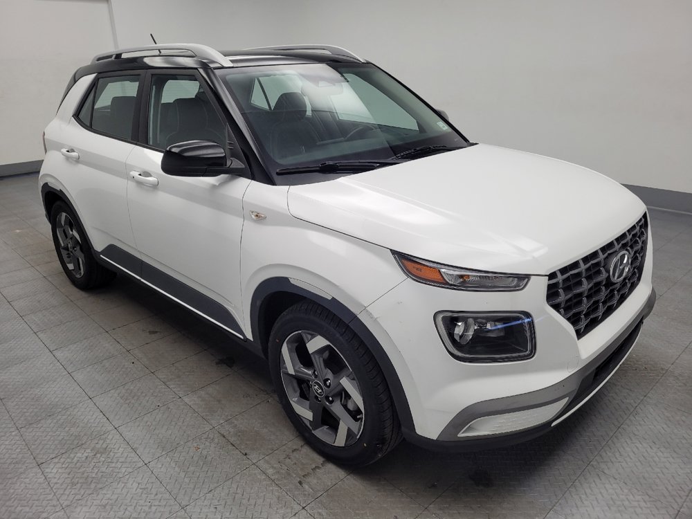 Used 2023 Hyundai Venue Limited FWD image 13