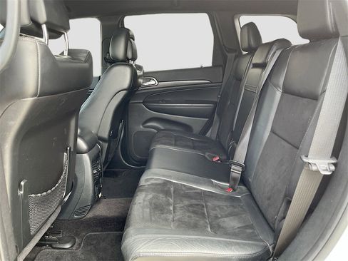 Used 2017 Jeep Grand Cherokee Altitude image 24