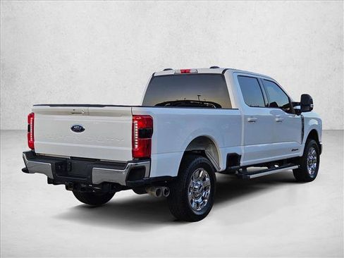 Used 2025 Ford F250 Lariat w/ FX4 Off-Road Package image 5