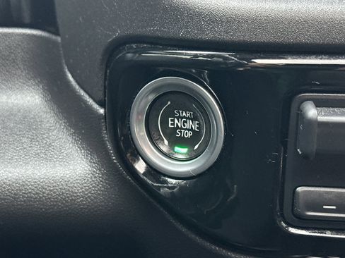 Used 2022 Chevrolet Silverado 1500 ZR2 image 22