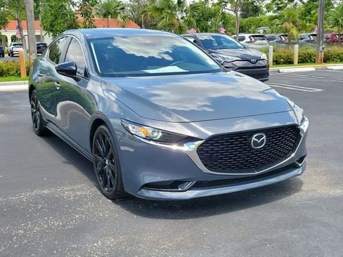 Used 2022 MAZDA MAZDA3 s FWD image 3
