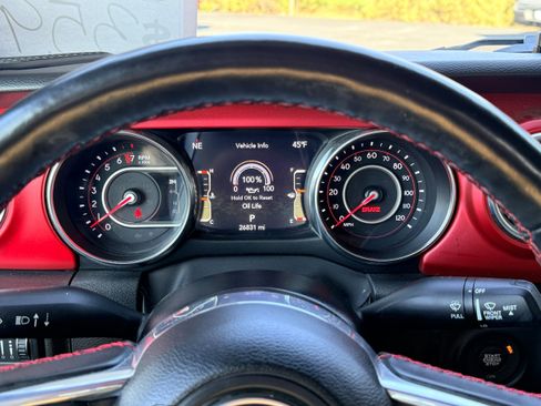 Used 2022 Jeep Gladiator Rubicon w/ Cold Weather Group image 14