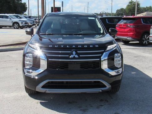New 2025 Mitsubishi Outlander SE image 7