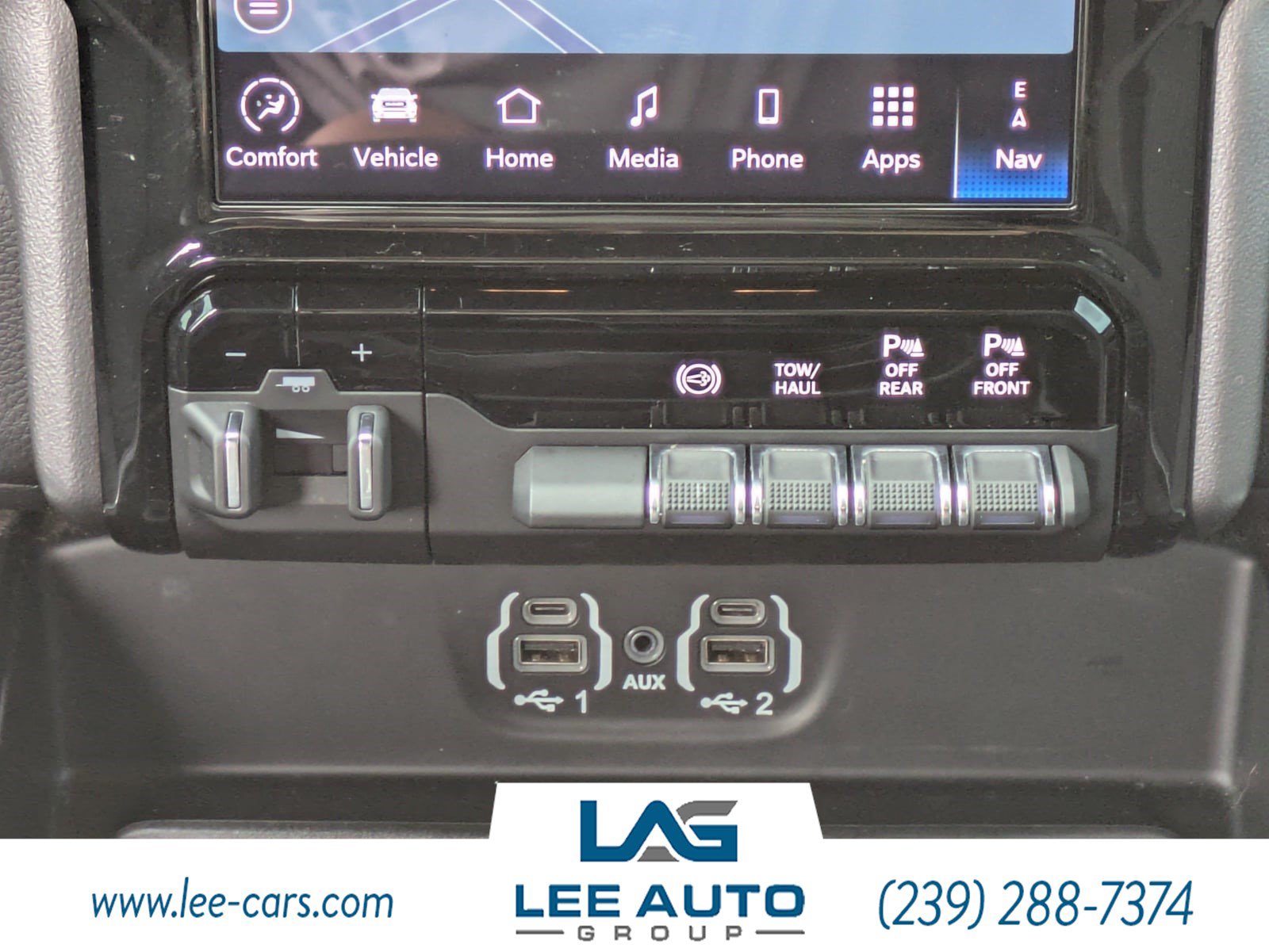 Used 2024 RAM 3500 Big Horn w/ Night Edition AWD/4WD image 17