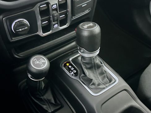 Used 2024 Jeep Wrangler Unlimited Sahara AWD/4WD image 23