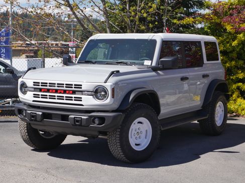 New 2026 Ford Bronco Heritage Edition AWD/4WD image 2