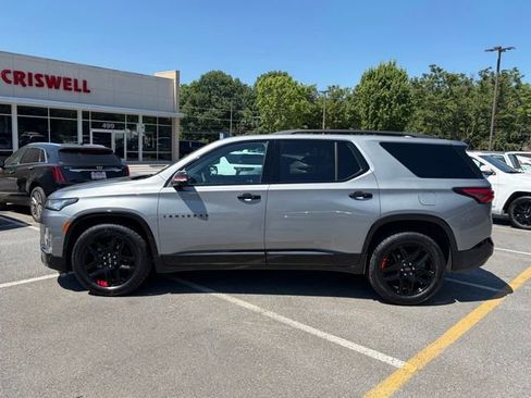 Used 2023 Chevrolet Traverse Premier w/ Redline Edition AWD/4WD image 2
