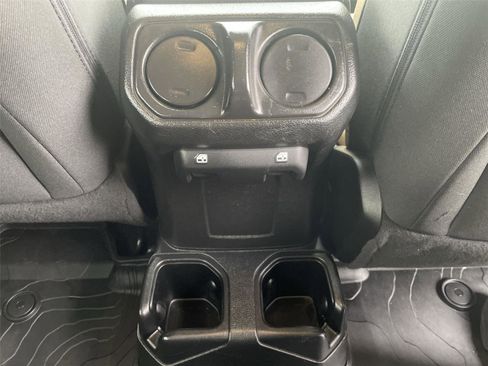 Used 2020 Jeep Wrangler Unlimited Sport image 29
