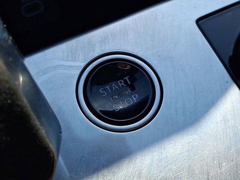 Used 2023 Land Rover Range Rover Long Wheelbase SE image 26