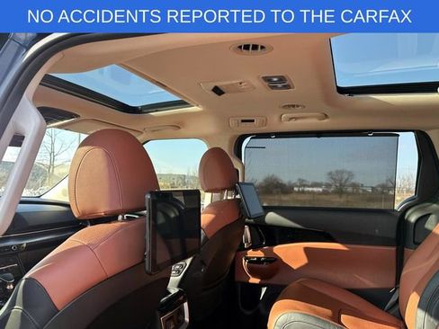 Used 2022 Kia Carnival SX Prestige image 14