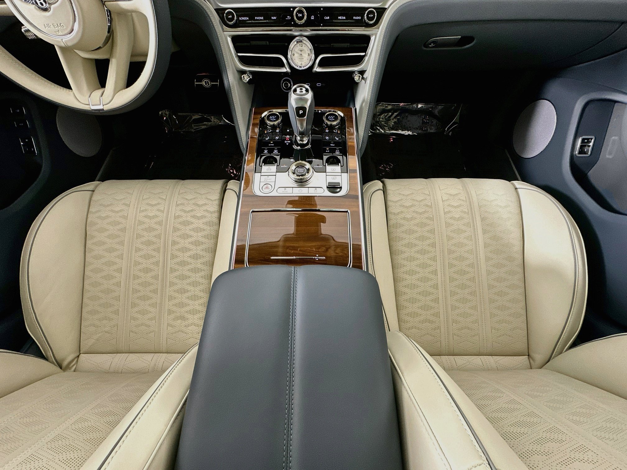 Certified 2025 Bentley Flying Spur Plug-In Hybrid AWD/4WD image 23