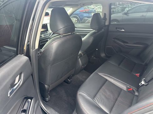 Used 2023 Nissan Altima 2.5 SR w/ SR Premium Package image 7