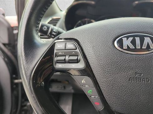 Used 2017 Kia Forte S FWD image 14