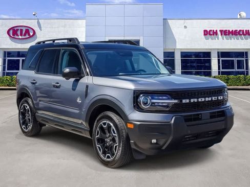 Used 2025 Ford Bronco Sport Outer Banks w/ Outer Banks Tech Package+ AWD/4WD image 3