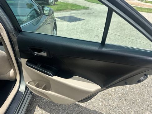 Used 2014 Toyota Camry LE FWD image 13